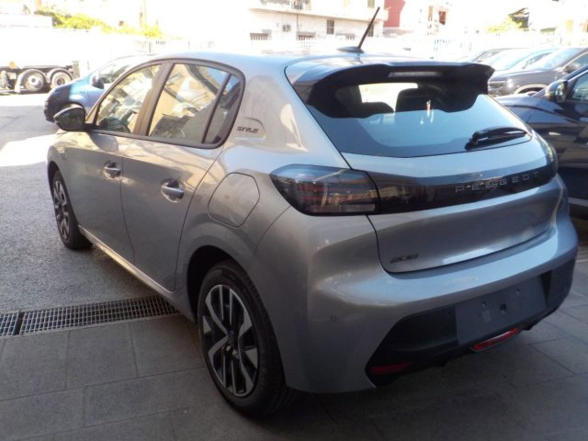 Peugeot 208 1.2 puretech Active s&s 100cv (9)
