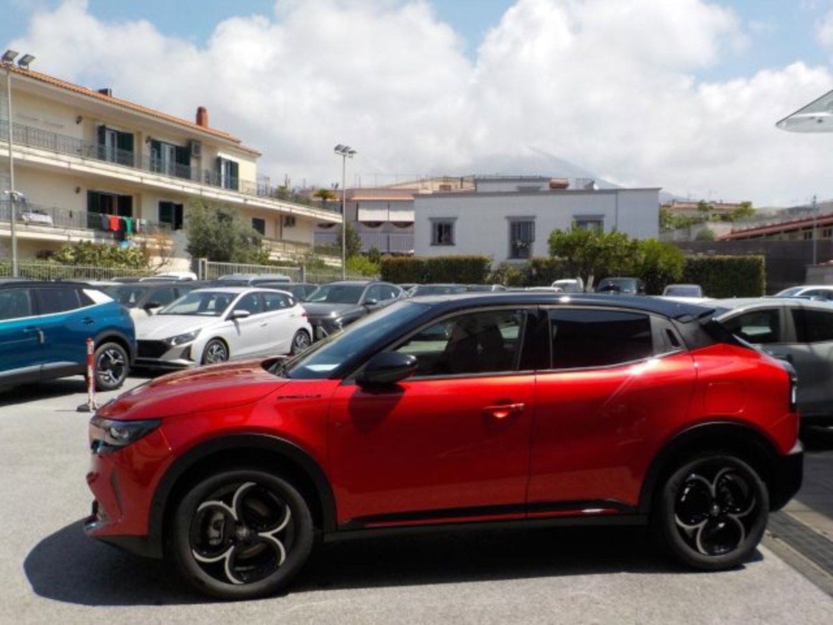 Alfa Romeo Junior 1.2 ibrida 145cv edct6 (8)