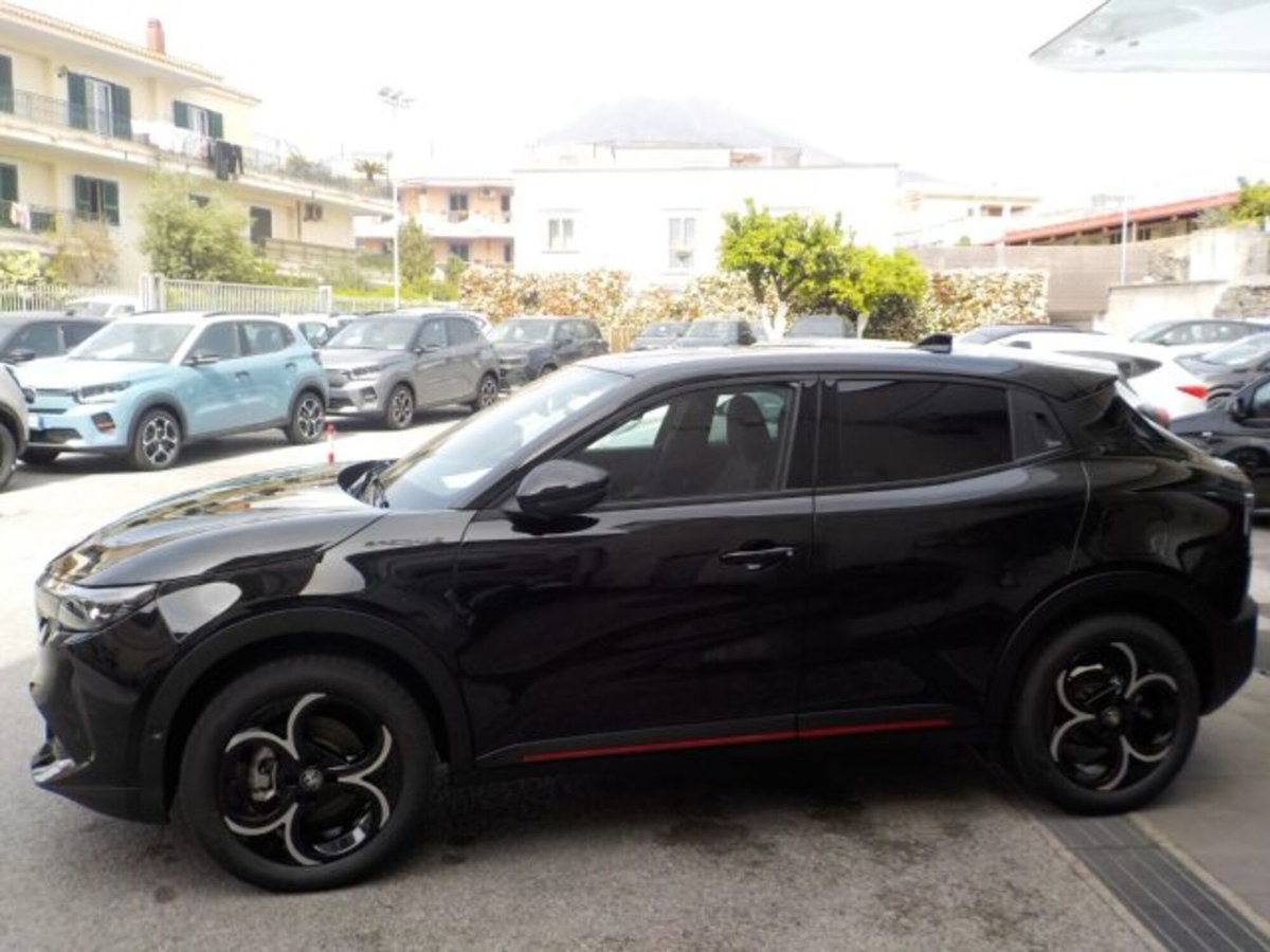 Alfa Romeo Junior 1.2 ibrida 145cv edct6 (11)