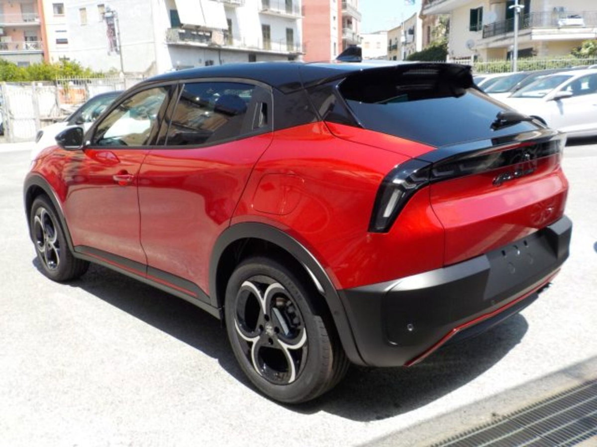 Alfa Romeo Junior 1.2 ibrida 145cv edct6 (13)