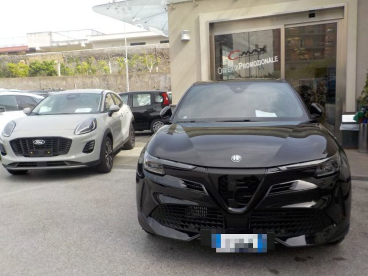 Alfa Romeo Junior 1.2 ibrida 145cv edct6 (3)