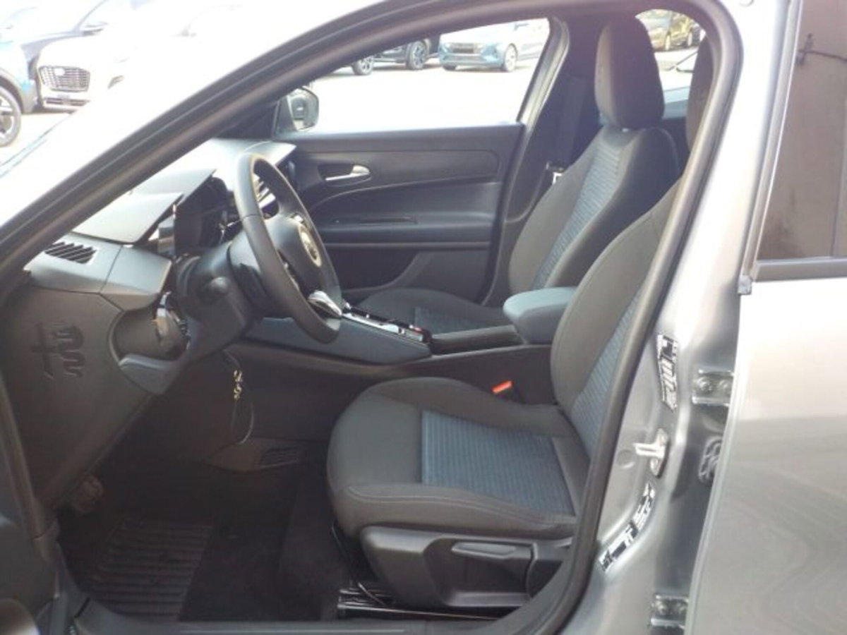 Alfa Romeo Junior 1.2 ibrida 145cv edct6 (6)
