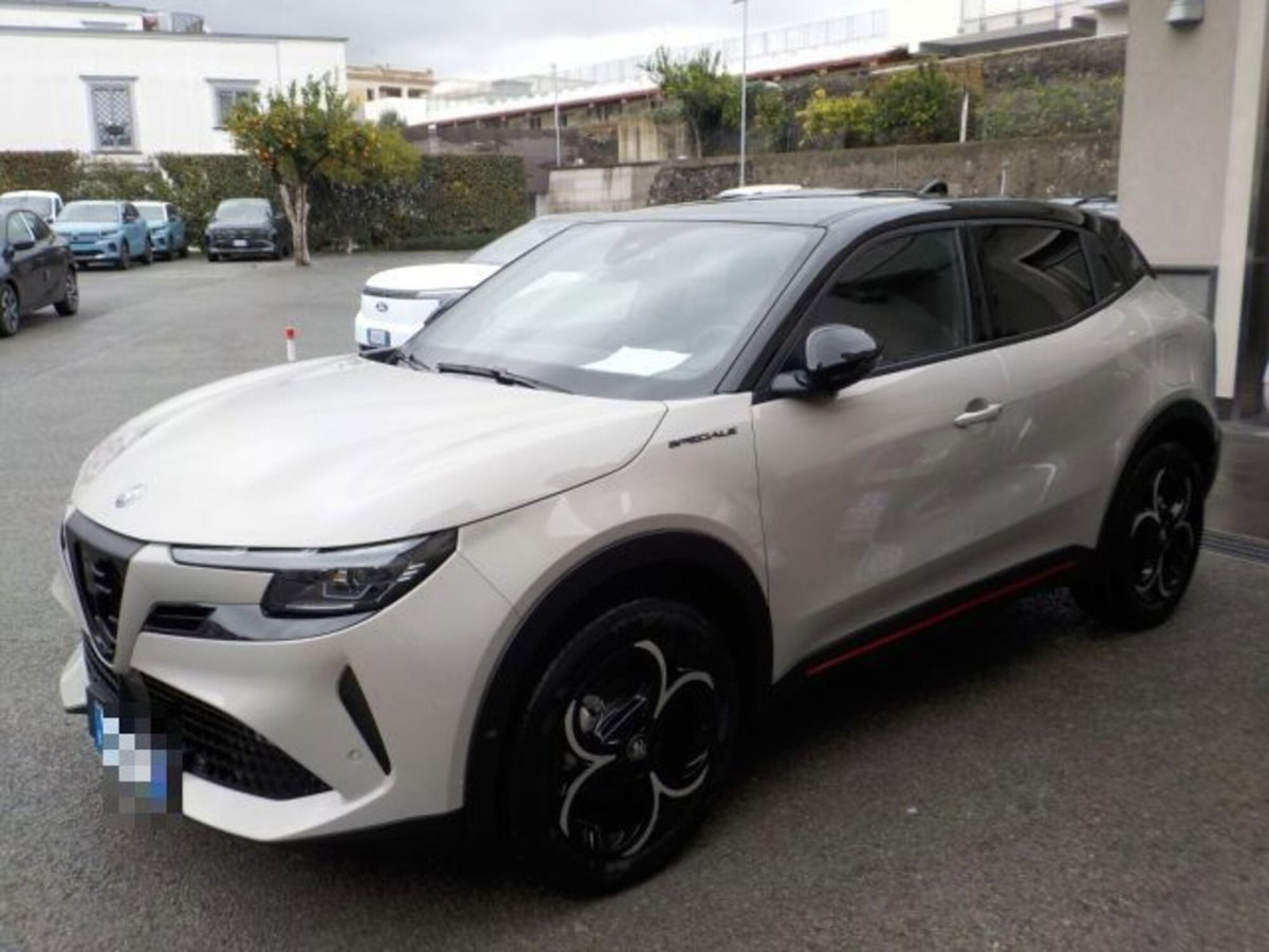 Alfa Romeo Junior 1.2 ibrida 145cv edct6 (9)