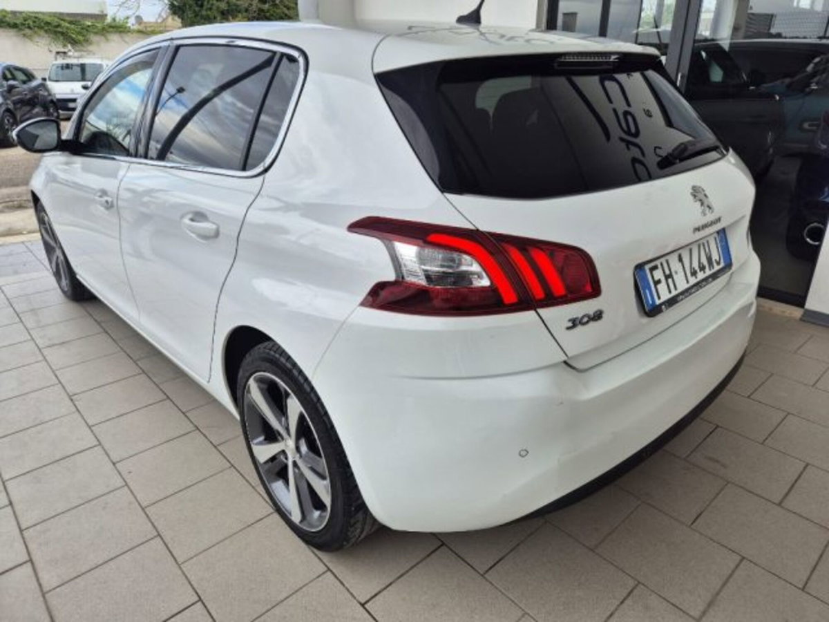 Peugeot 308 BlueHDi 120 S&S Allure (4)