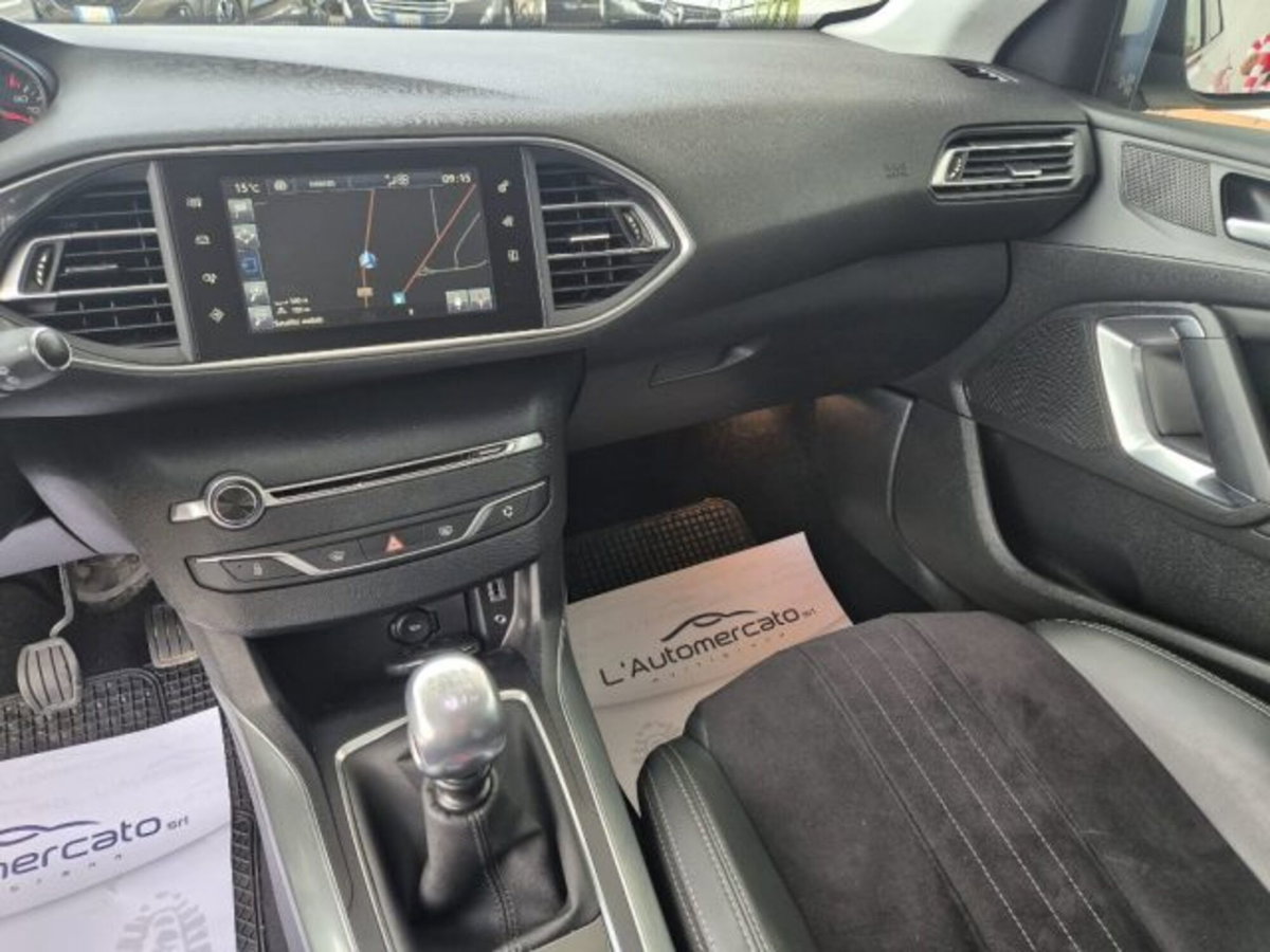 Peugeot 308 BlueHDi 120 S&S Allure (9)