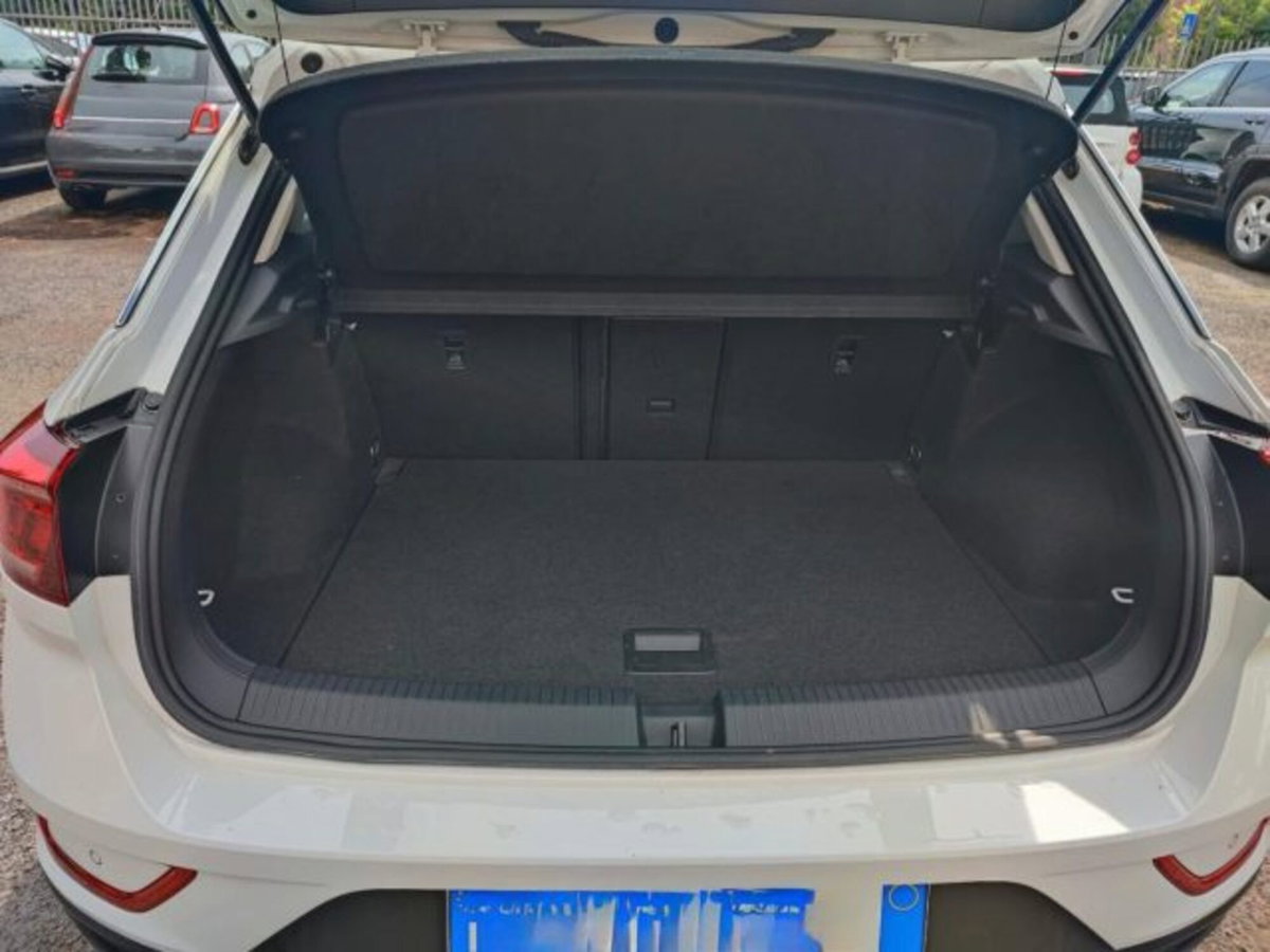 Volkswagen T-Roc 2.0 tdi Style 115cv (17)
