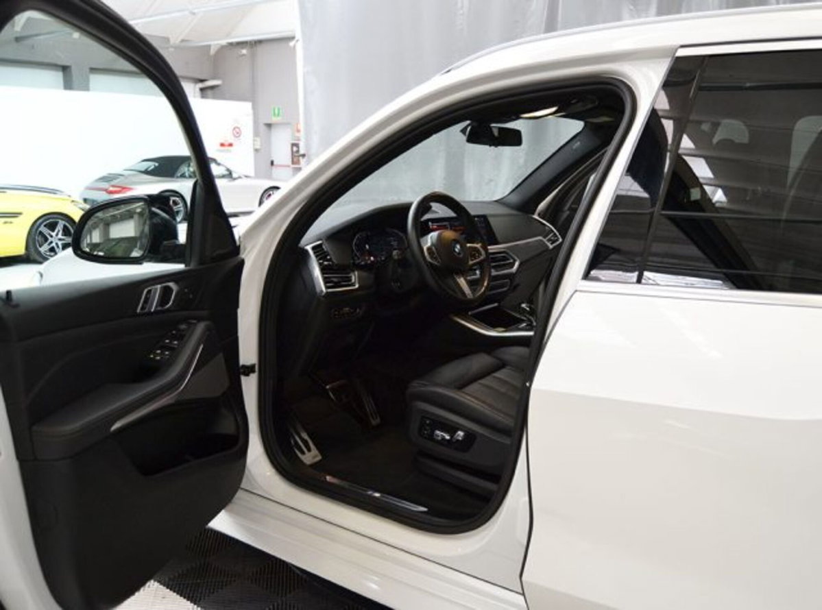 BMW X5 xDrive30d Msport (2)