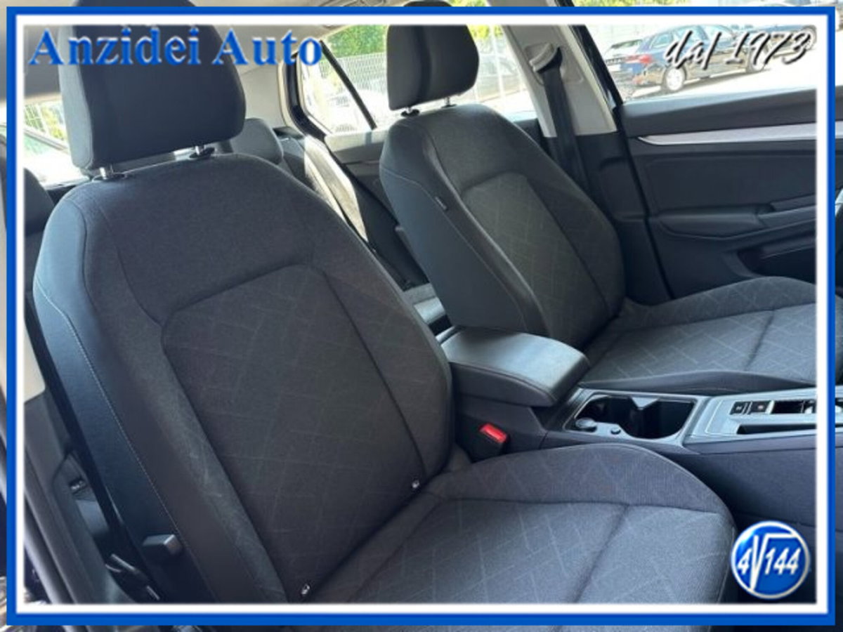 Volkswagen Golf Variant 1.0 eTSI EVO DSG Life (20)