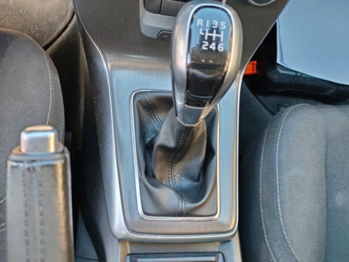 Volvo V40 D2 1.6 Business Edition (11)