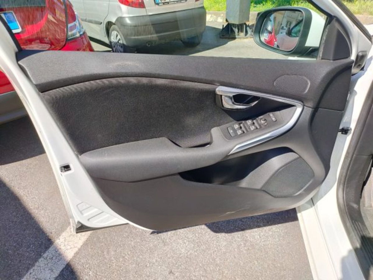 Volvo V40 D2 1.6 Business Edition (13)