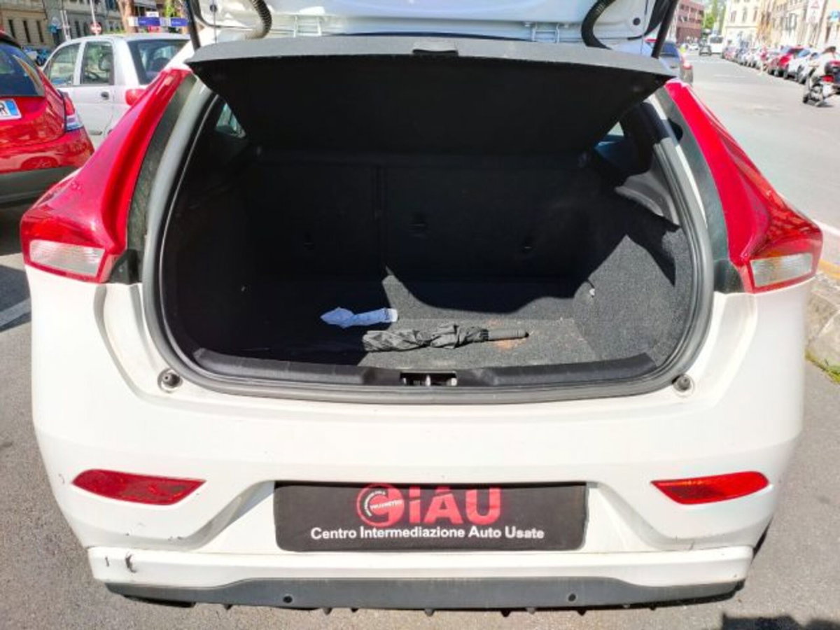 Volvo V40 D2 1.6 Business Edition (17)
