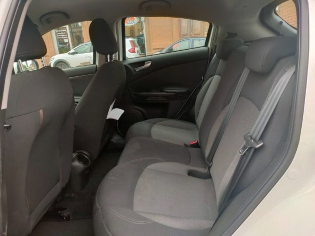Alfa Romeo Giulietta 1.6 JTDm Progression 120cv (13)