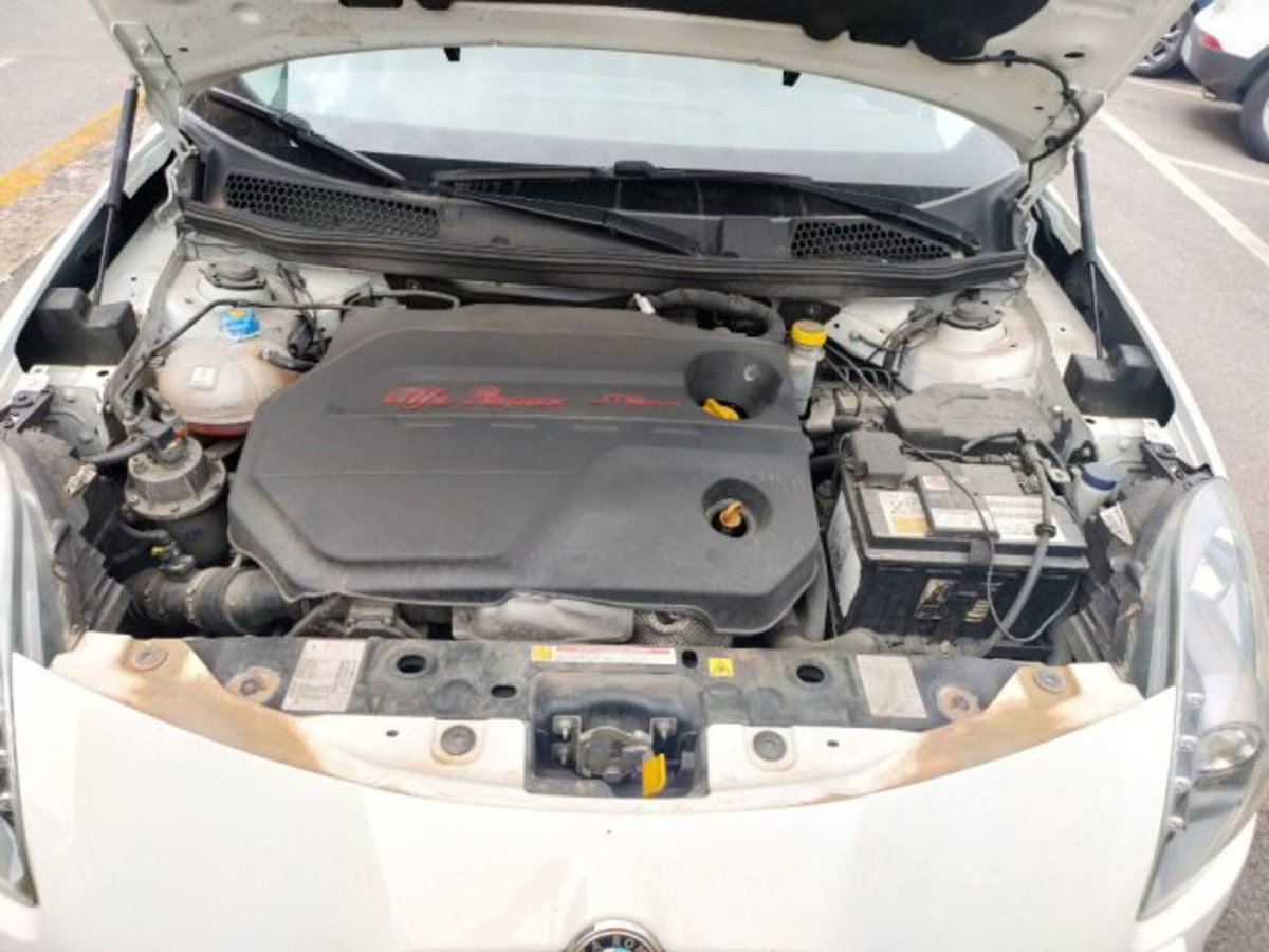 Alfa Romeo Giulietta 1.6 JTDm Progression 120cv (16)