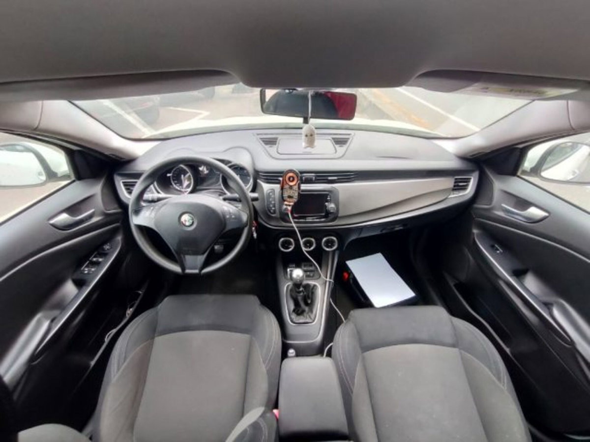 Alfa Romeo Giulietta 1.6 JTDm Progression 120cv (9)