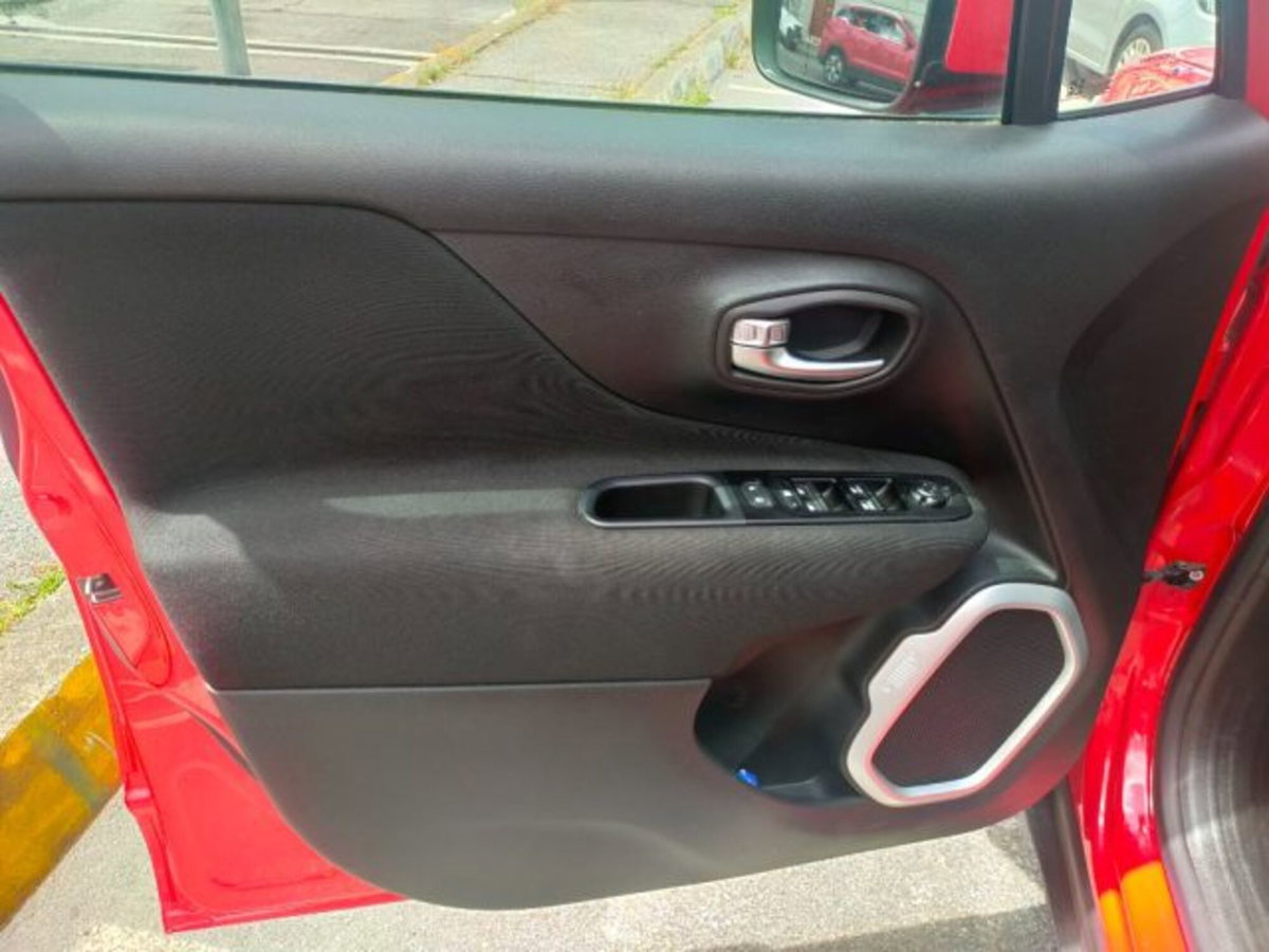 Jeep Renegade 1.6 Mjt 130 CV Longitude (13)
