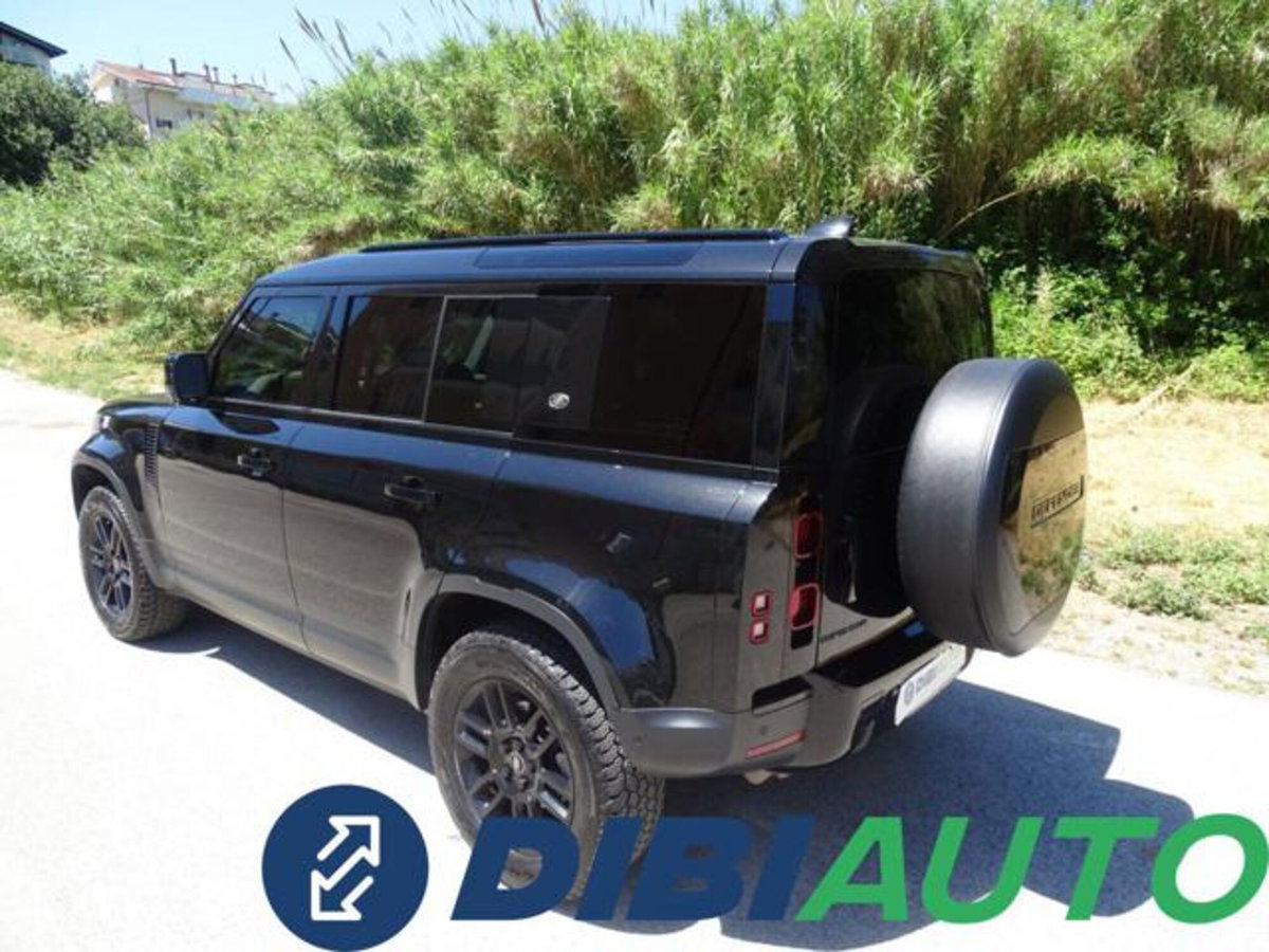 Land Rover Defender 110 3.0D I6 200 CV AWD Auto X-Dynamic S (4)