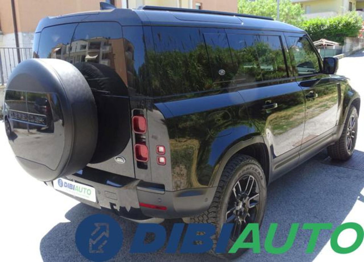 Land Rover Defender 110 3.0D I6 200 CV AWD Auto X-Dynamic S (6)