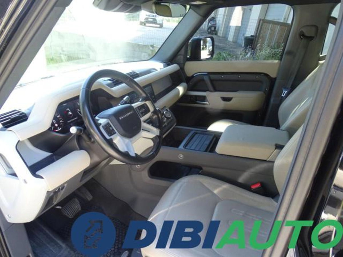 Land Rover Defender 110 3.0D I6 200 CV AWD Auto X-Dynamic S (7)