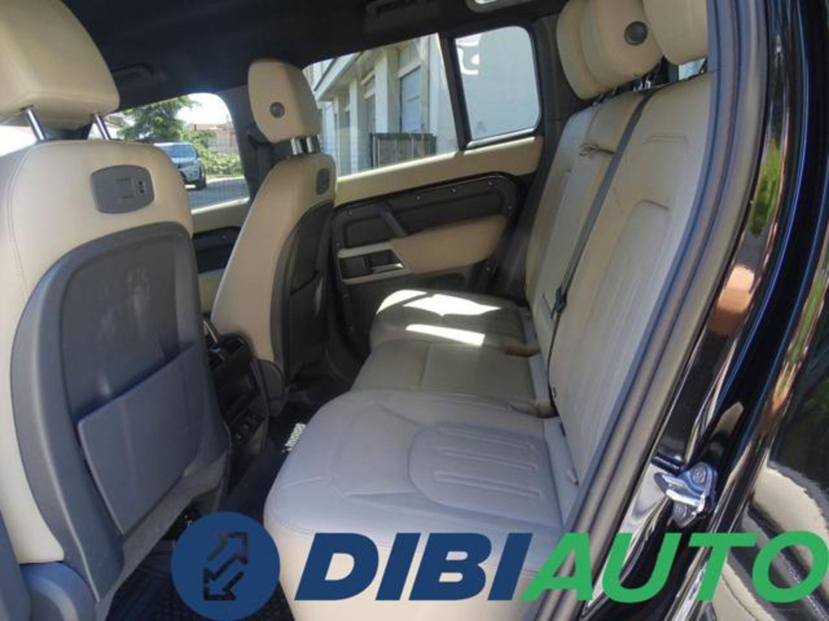 Land Rover Defender 110 3.0D I6 200 CV AWD Auto X-Dynamic S (8)