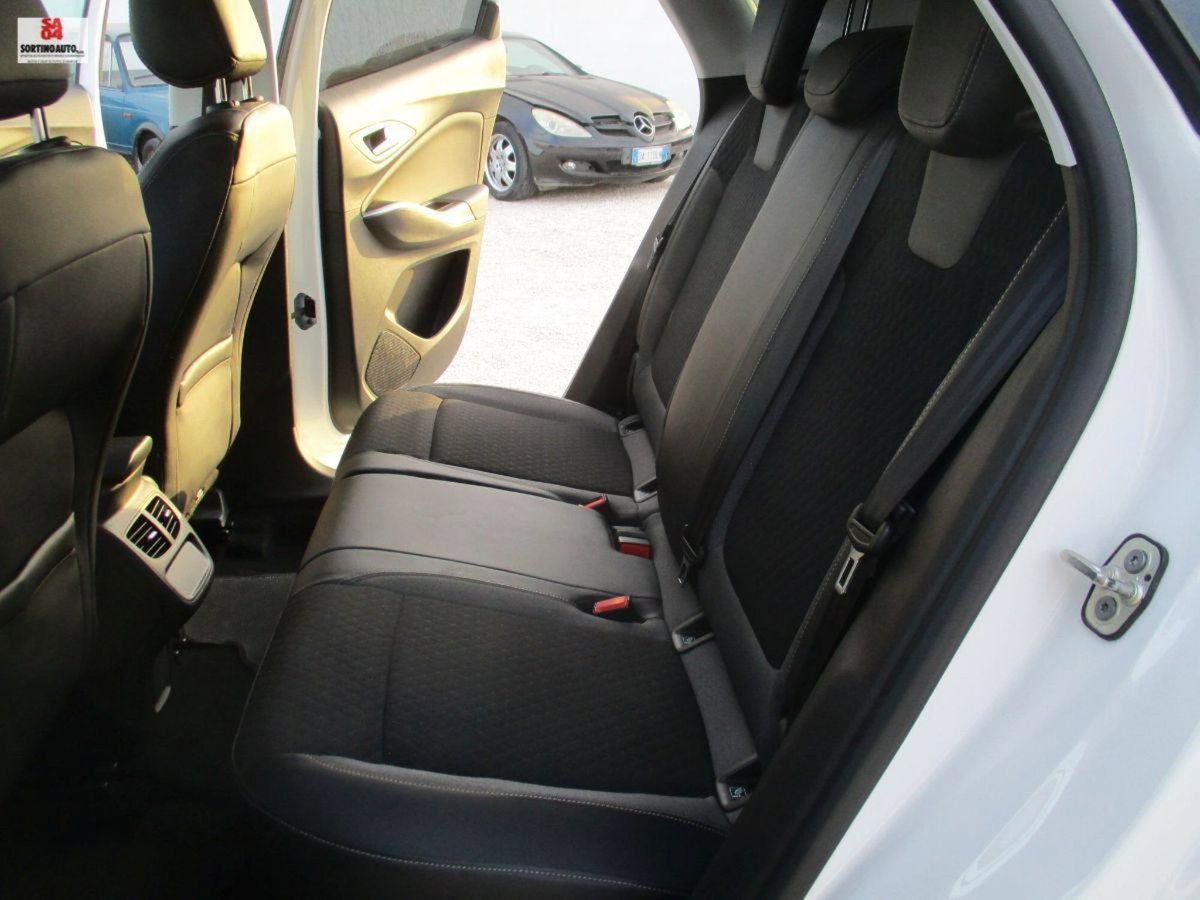 Opel Grandland X 1.5 diesel Ecotec Start&Stop Business (16)