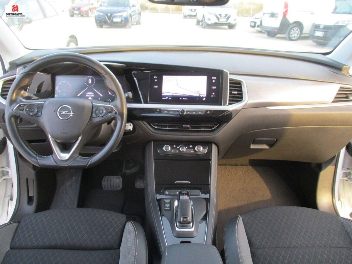 Opel Grandland X 1.5 diesel Ecotec Start&Stop Business (8)