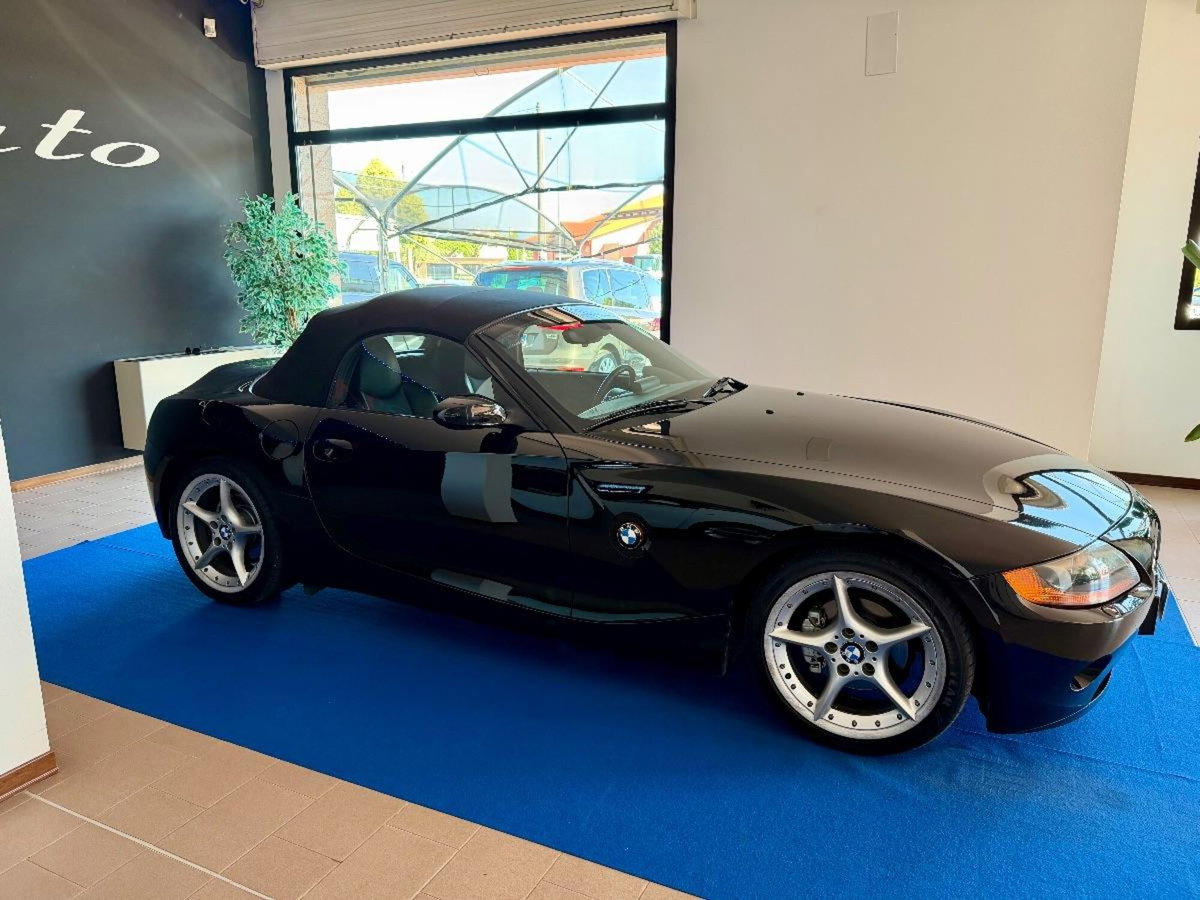 BMW Z4 Cabrio Z4 2.2i cat Roadster (4)