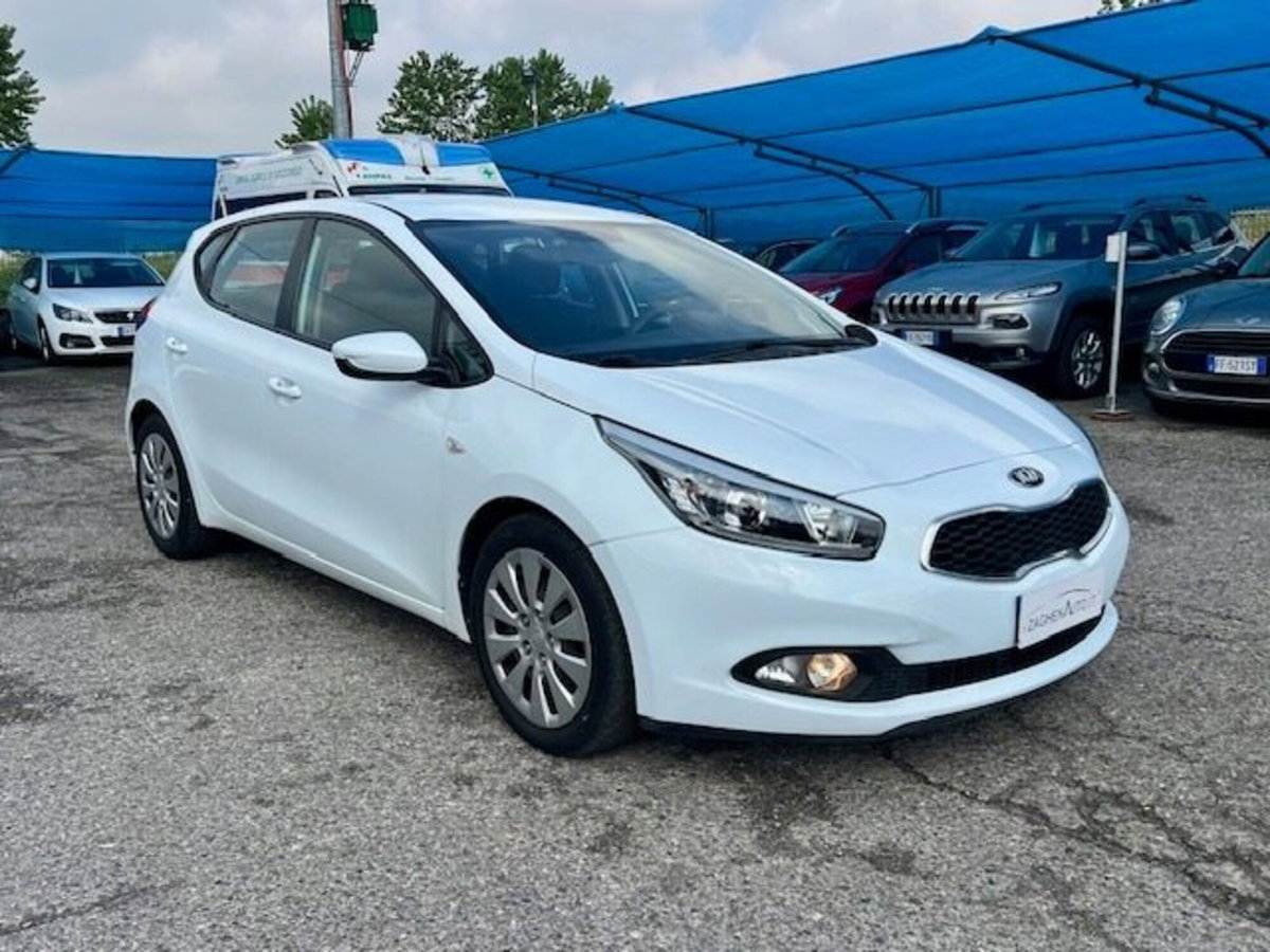 Kia cee'd 1.6 CRDi 110 CV 5 porte Cool