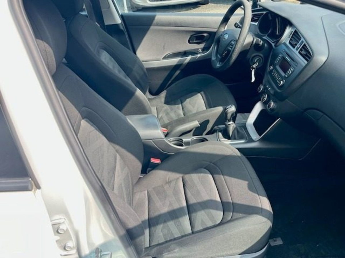 Kia cee'd 1.6 CRDi 110 CV 5 porte Cool (10)