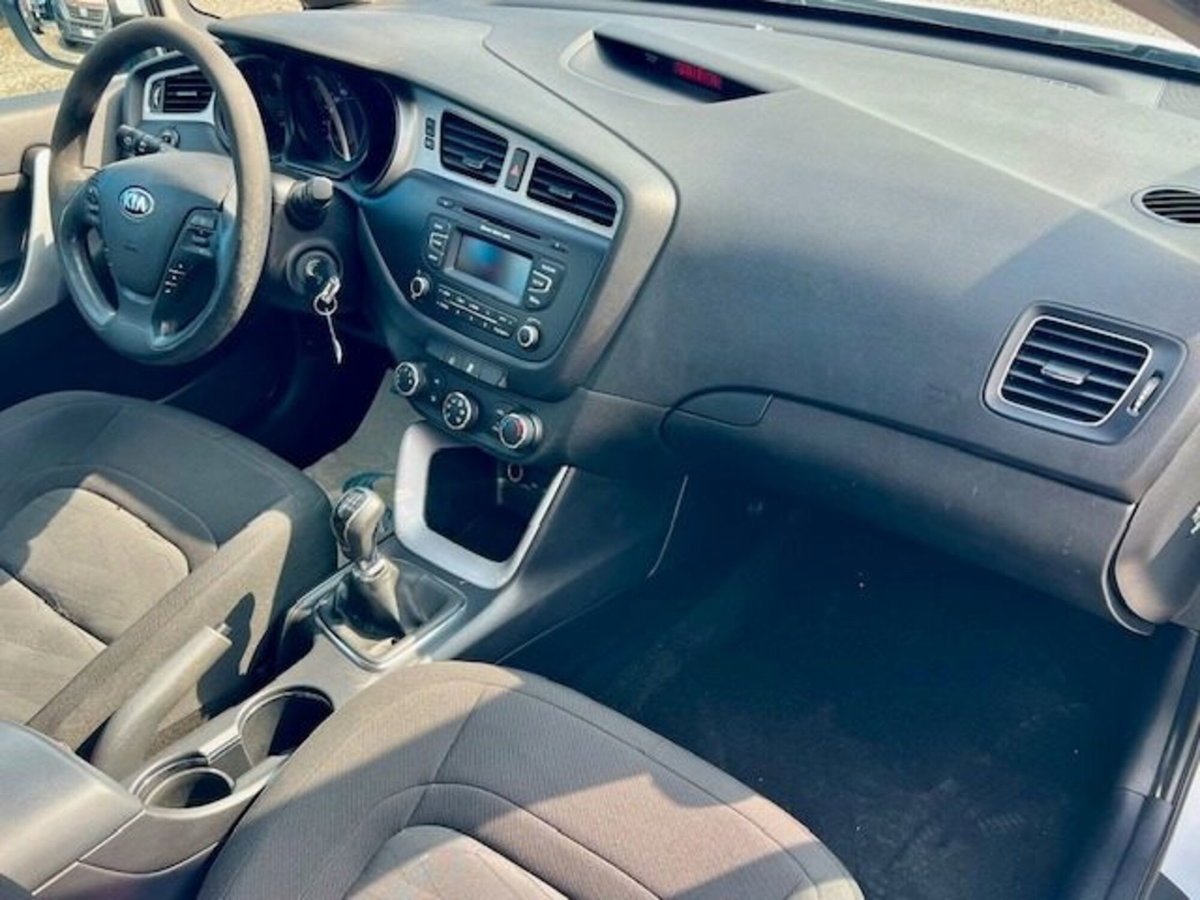 Kia cee'd 1.6 CRDi 110 CV 5 porte Cool (17)