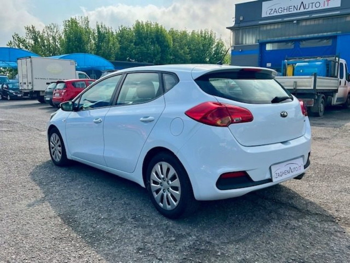 Kia cee'd 1.6 CRDi 110 CV 5 porte Cool (3)