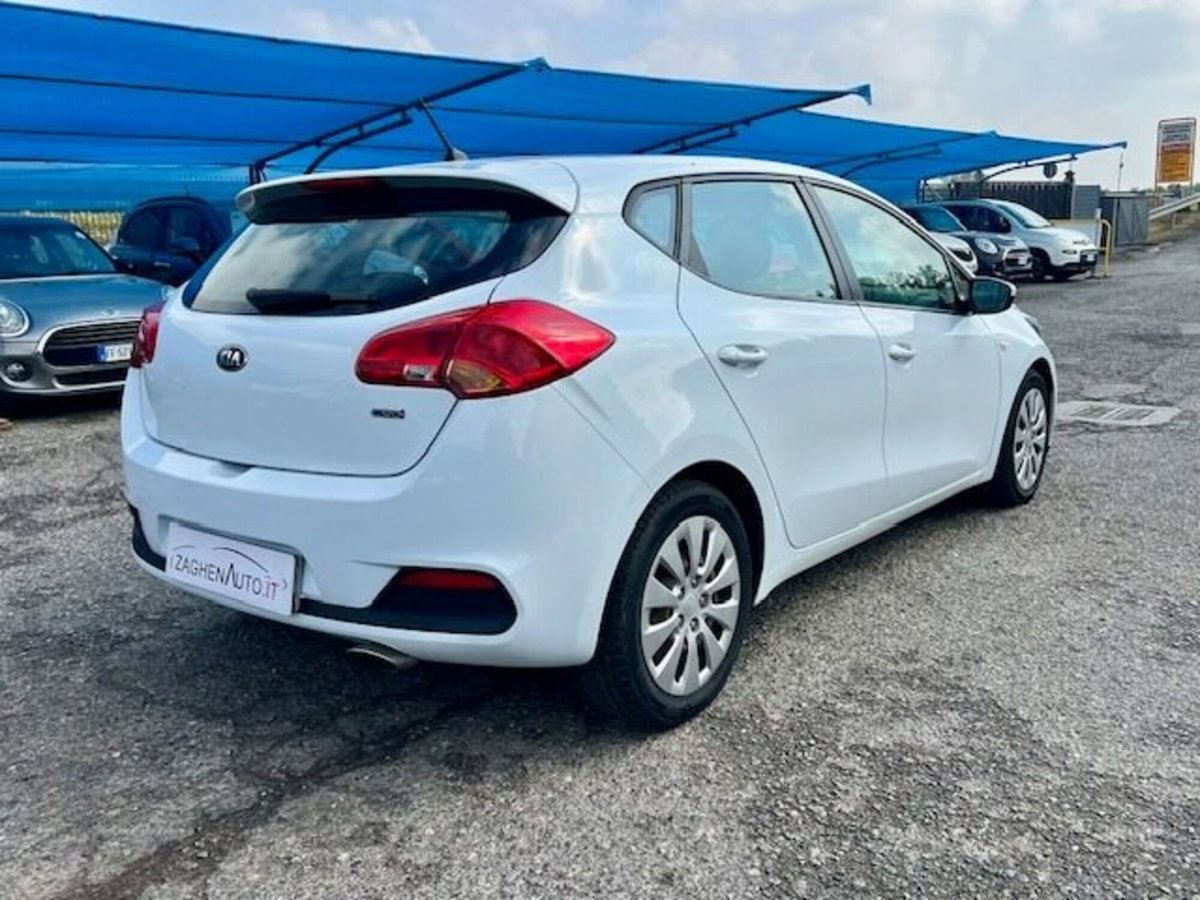 Kia cee'd 1.6 CRDi 110 CV 5 porte Cool (4)