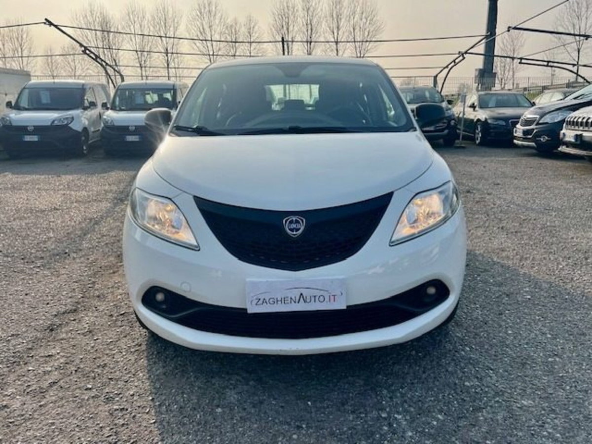 Lancia Ypsilon 1.2 69 CV 5 porte Elefantino Blu (15)