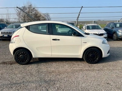 Lancia Ypsilon 1.2 69 CV 5 porte Elefantino Blu (6)