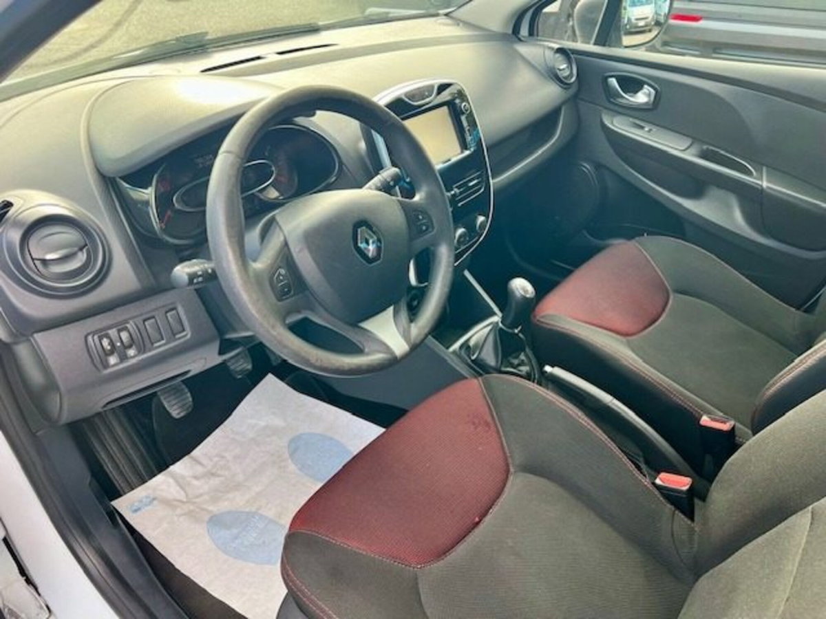 Renault Clio 1.2 75CV 5 porte Van (16)