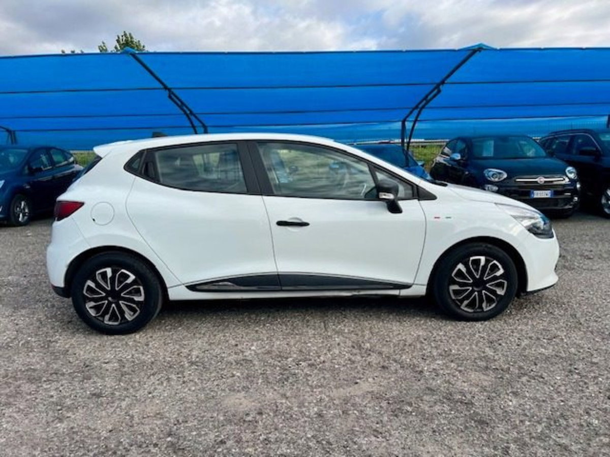 Renault Clio 1.2 75CV 5 porte Van (6)