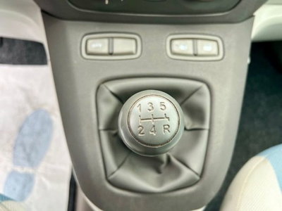 Fiat Idea 1.4 16V Dynamic (14)