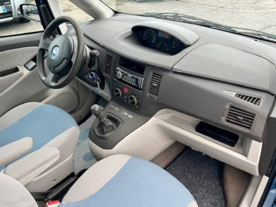 Fiat Idea 1.4 16V Dynamic (17)