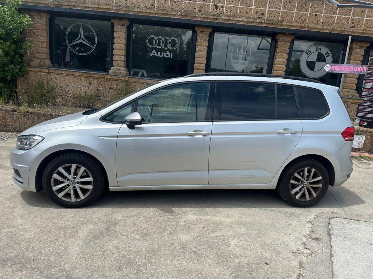 Volkswagen Touran 1.6 TDI DPF Comfortline BMT (2)
