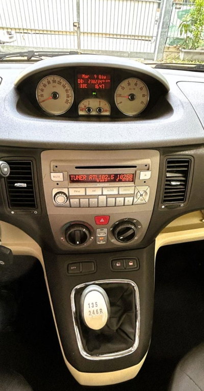 Lancia Musa 1.4 Argento (9)
