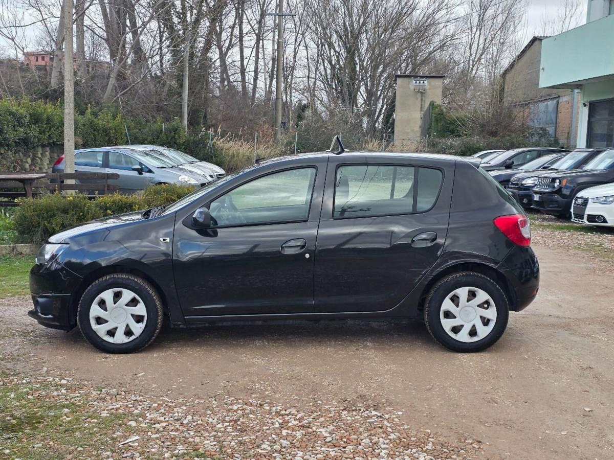 Dacia Sandero 1.2 16V GPL 75CV (3)
