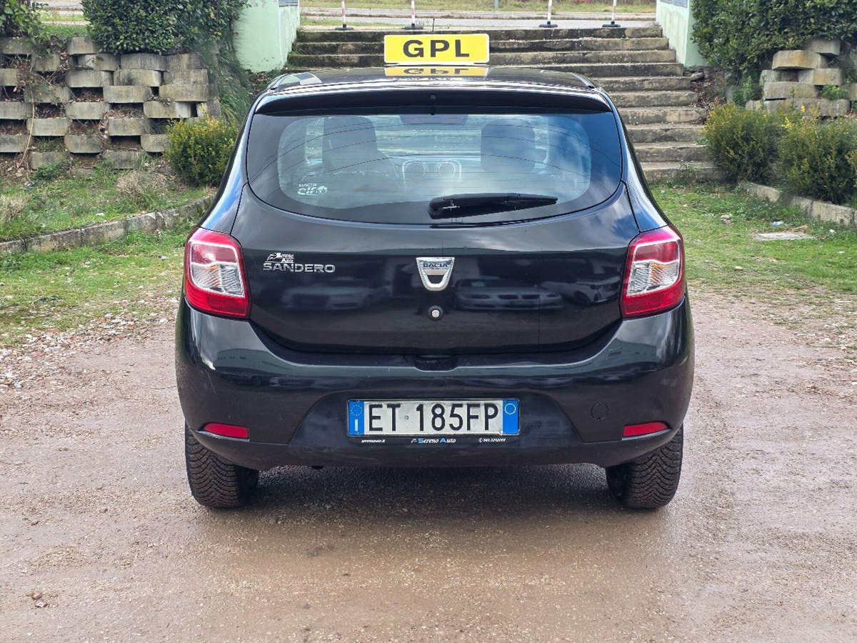 Dacia Sandero 1.2 16V GPL 75CV (5)