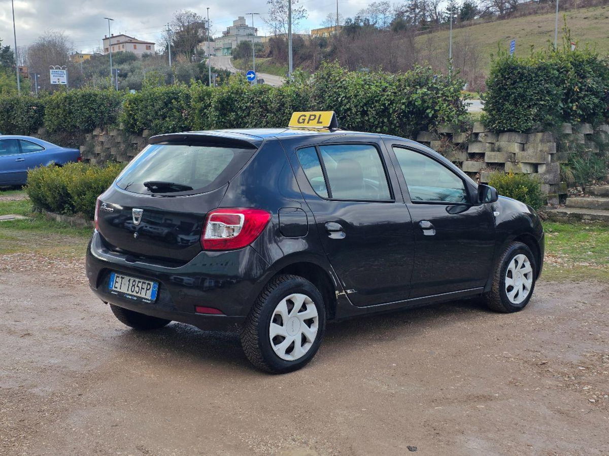 Dacia Sandero 1.2 16V GPL 75CV (6)