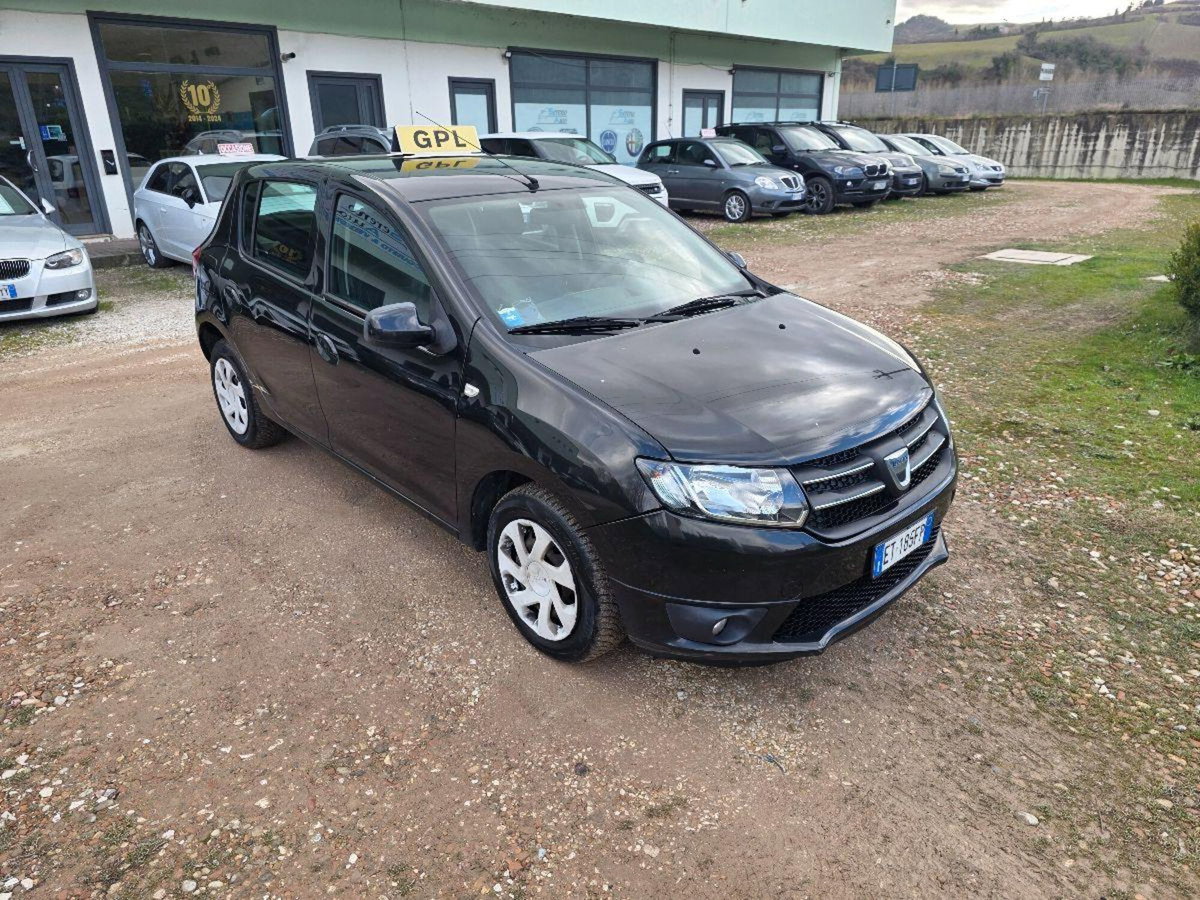 Dacia Sandero 1.2 16V GPL 75CV (8)