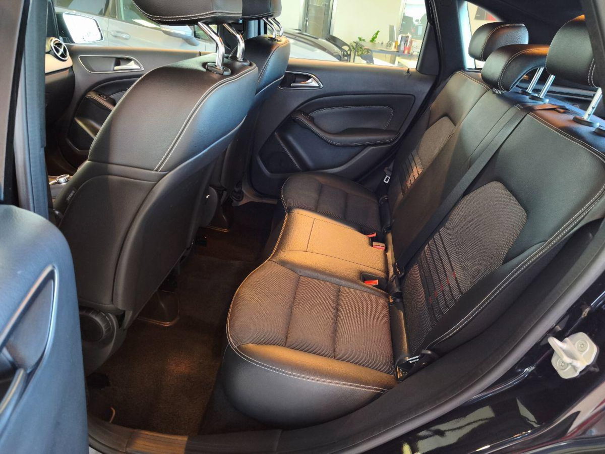 Mercedes-Benz Classe B 180 d Automatic Premium (9)