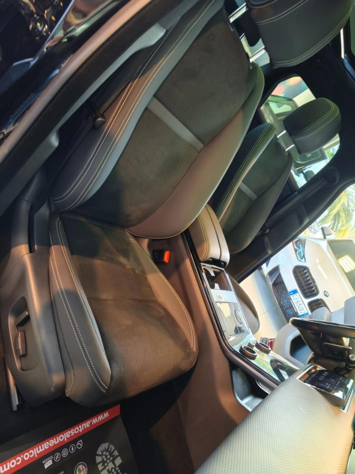 Land Rover Range Rover Velar 2.0 Si4 250 CV R-Dynamic HSE (16)