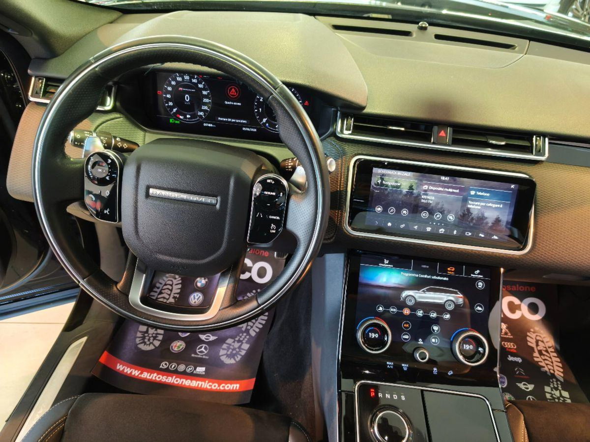 Land Rover Range Rover Velar 2.0 Si4 250 CV R-Dynamic HSE (19)
