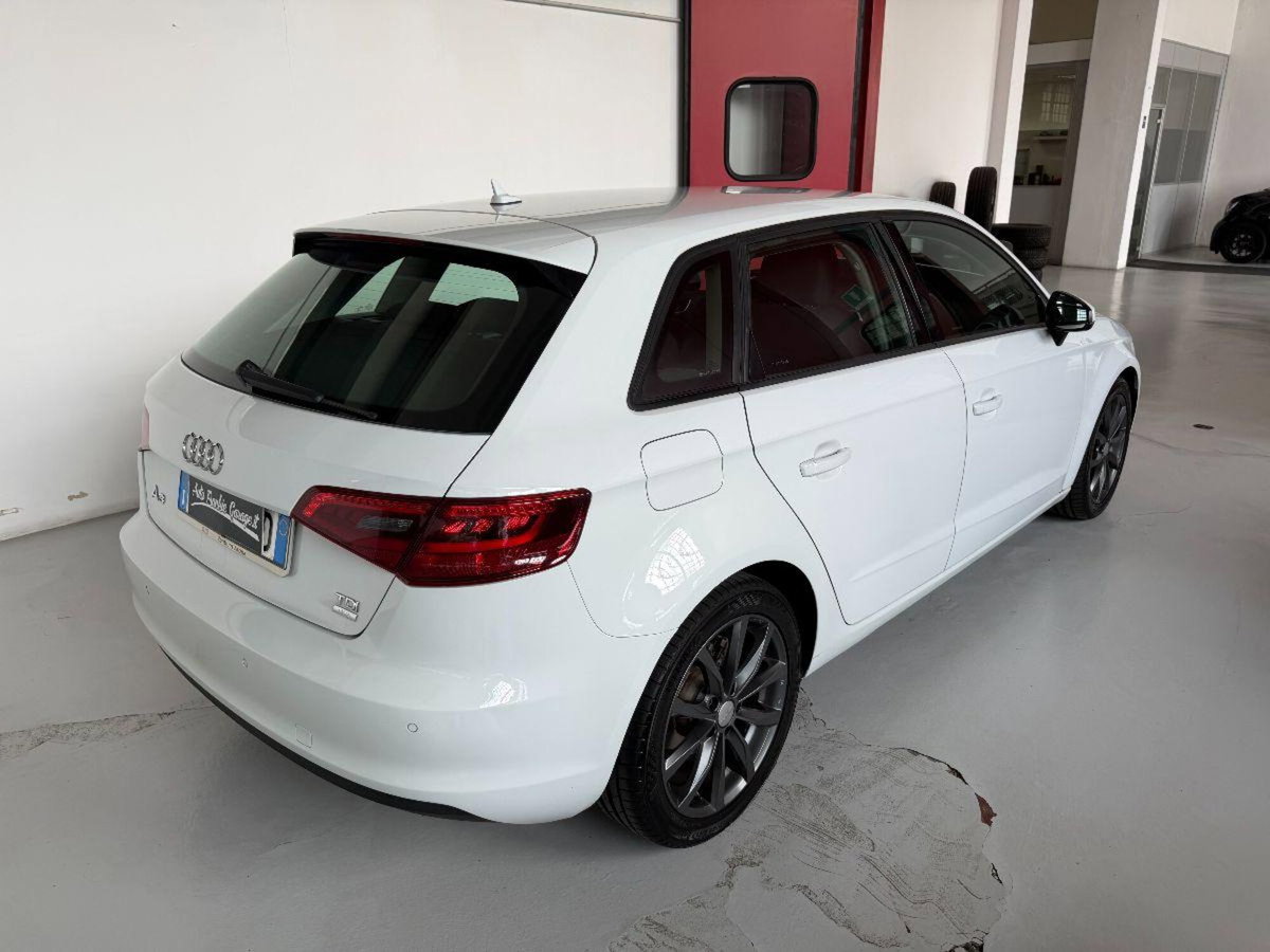 Audi A3 1.6 TDI clean diesel Ambition (12)