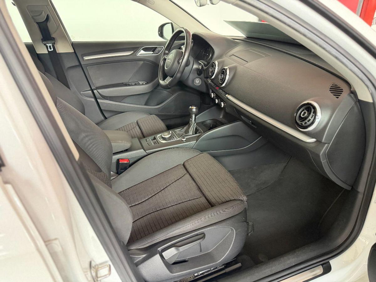 Audi A3 1.6 TDI clean diesel Ambition (5)