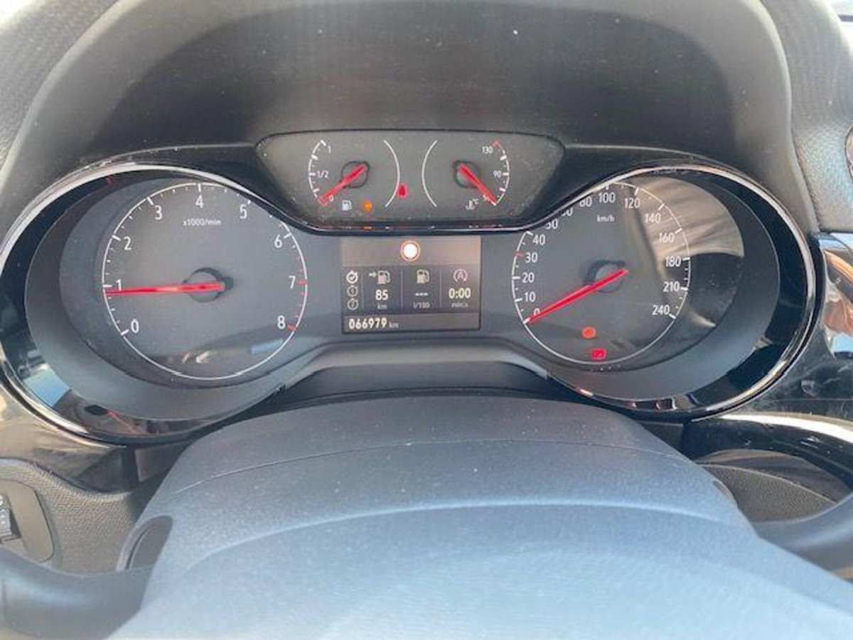 Opel Corsa 1.2 100 CV GS Line (9)