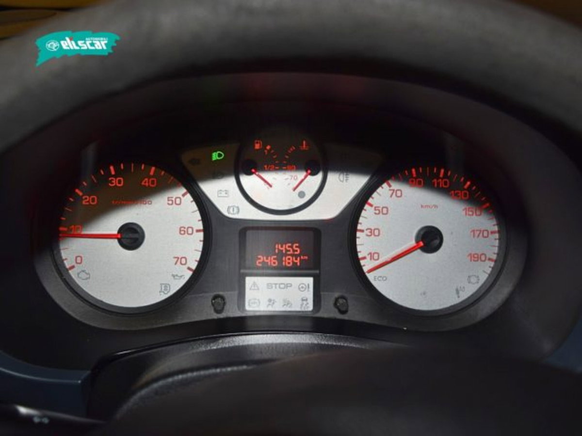 Peugeot Partner 1.6 HDi 112CV Outdoor (8)